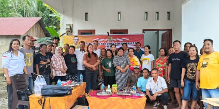 Yaristan Palesa bersama masyarakat Desa Tiu saat reses di Petasia Barat, Morowali Utara, Rabu 3 September 2025.