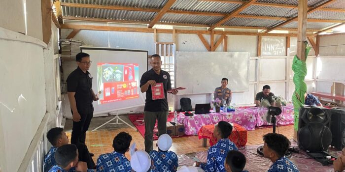 Satresnarkoba Polres Morowali Utara sosialisasi bahaya narkoba di Pesantren KH. Hasyim Asy’ari