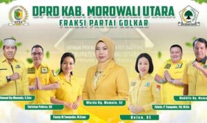 Tujuh legislator Partai Golkar DPRD Morowali Utara periode 2024–2029 berpose bersama mengenakan seragam kuning.