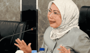 Ketua DPRD Morut memimpin rapat bersama 17 perusahaan tambang membahas penyelesaian kompensasi nelayan Matube dan Tokonanaka.