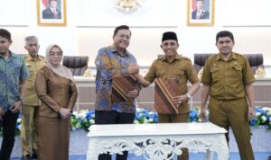 Gubernur Anwar Hafid dan Telkomsat Teken MoU Transformasi Digital Sulawesi Tengah Menuju Daerah Tanpa Blank Spot.