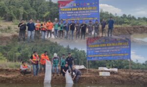 Sinergi TNI AL dan Pemda Morut: 51 Ribu Benih Ikan Ditebar Dukung Ketahanan Pangan.