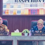 Rapat Paripurna DPRD Morowali Utara Bahas Tiga Ranperda Inisiatif Dewan Bupati Morowali Utara dan Ketua DPRD memimpin rapat paripurna pembahasan tiga Ranperda inisiatif DPRD